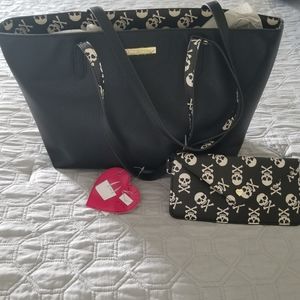 NWT Betsey Johnson Halloween Embossed Black Skull Tote Bag w/ Matching Wristlet